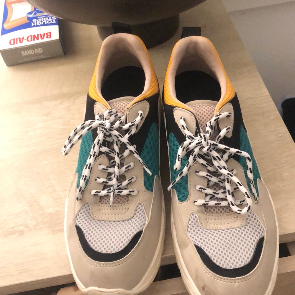 Kendall + Kylie Dad Sneaker - Picture 5 of 6